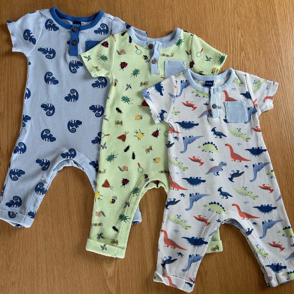 Old Navy Unisex Waffle-Knit Henley Bodysuit Pack